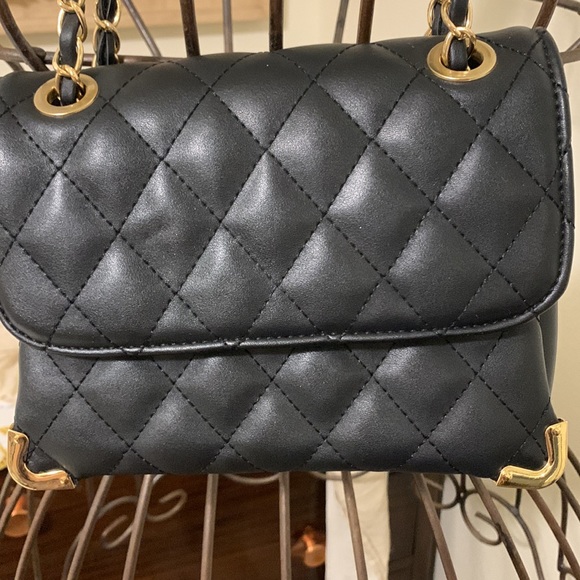 Silvian Heach Black Quilted Gold Chain Strap Handbag Purse - Picture 5 of 11